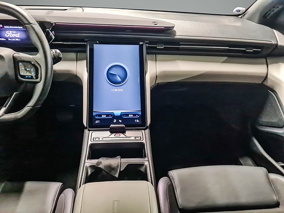 Ford Explorer 14 of 26
