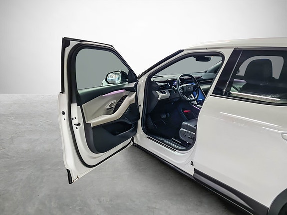 Ford Explorer 9 of 26