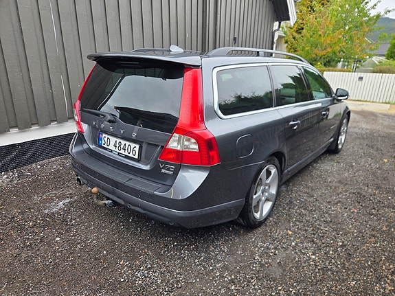 Volvo V70 3 of 27
