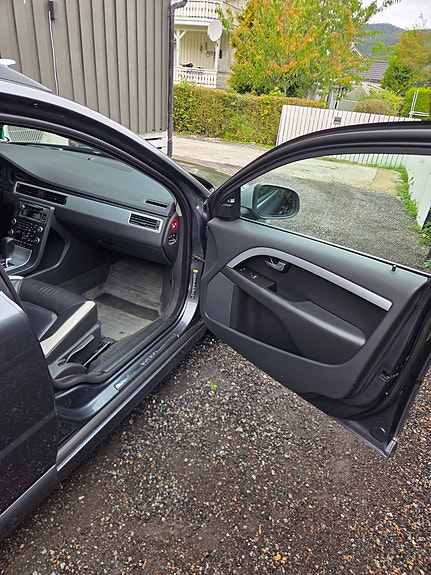 Volvo V70 17 of 27