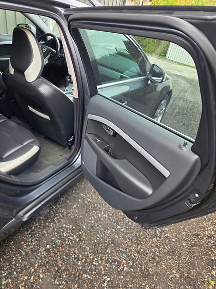 Volvo V70 16 of 27