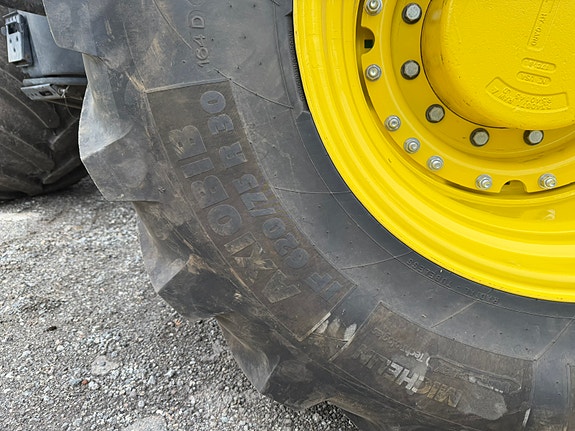 John Deere 7310R 9 of 18