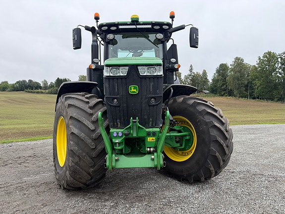 John Deere 7310R 3 of 18