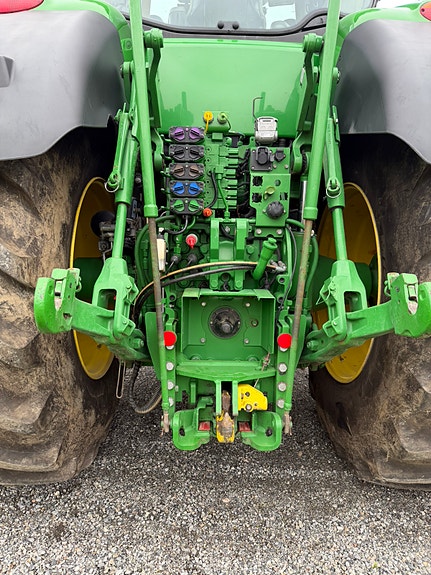 John Deere 7310R 7 of 18