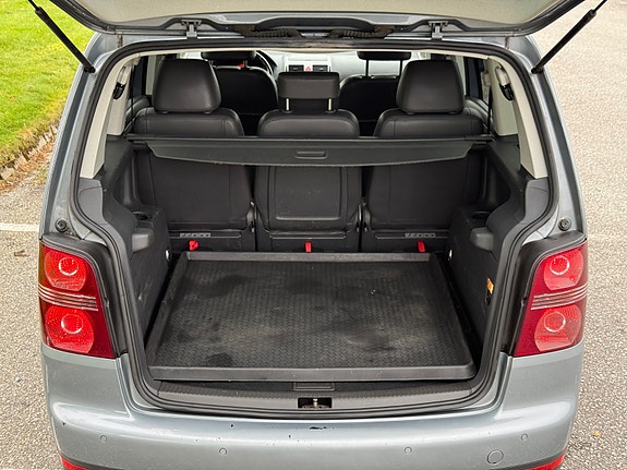 Volkswagen Touran 9 of 29