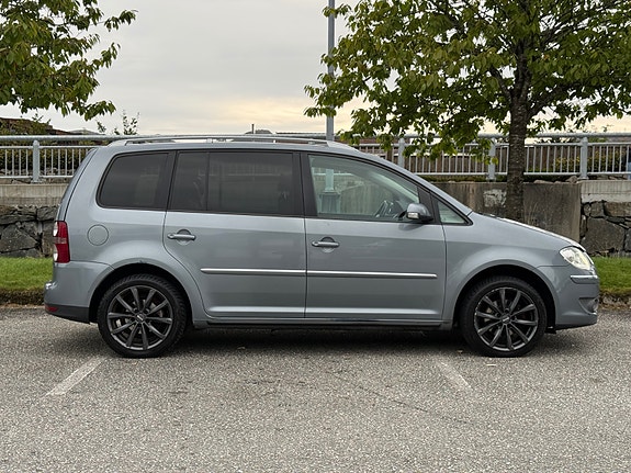 Volkswagen Touran 8 of 29