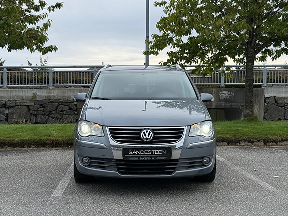 Volkswagen Touran 2 of 29