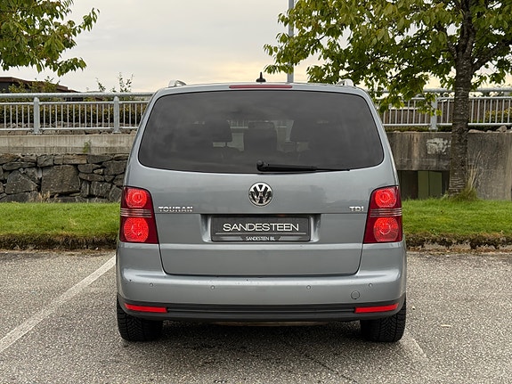 Volkswagen Touran 6 of 29