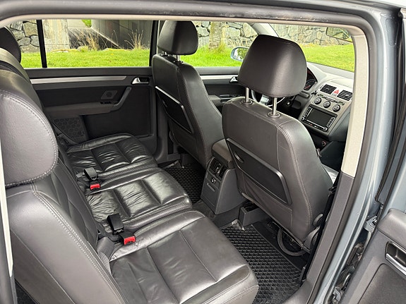 Volkswagen Touran 11 of 29