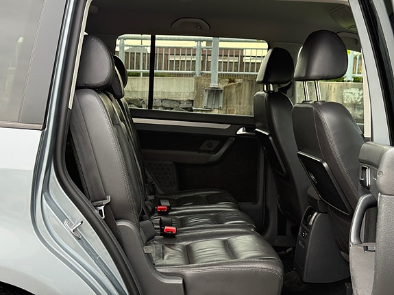 Volkswagen Touran 10 of 29