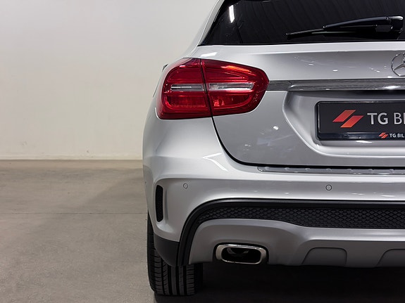 Mercedes-Benz GLA200 5 of 30
