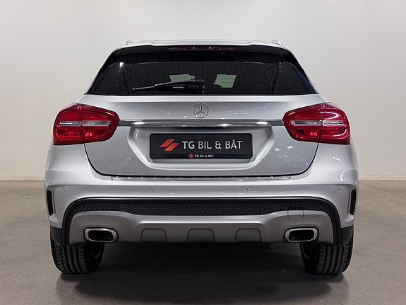Mercedes-Benz GLA200 6 of 30