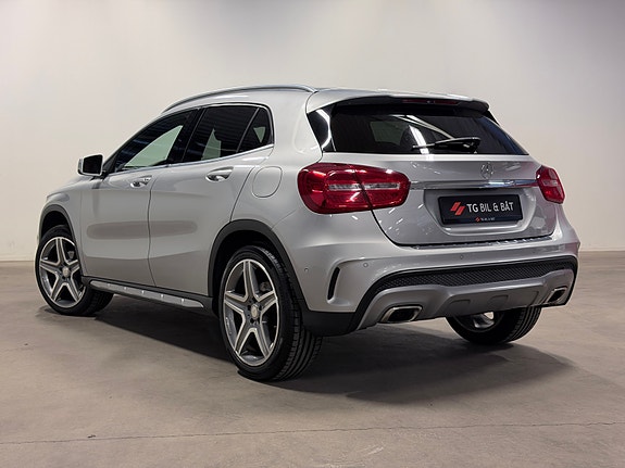 Mercedes-Benz GLA200 7 of 30