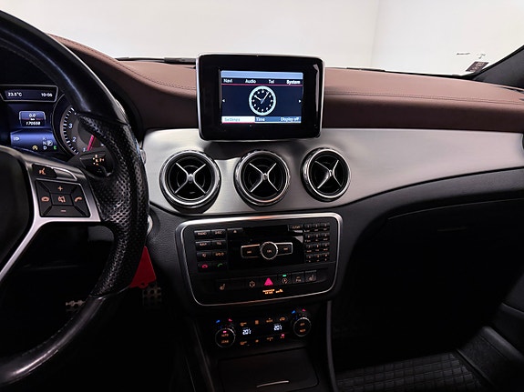 Mercedes-Benz GLA200 22 of 30
