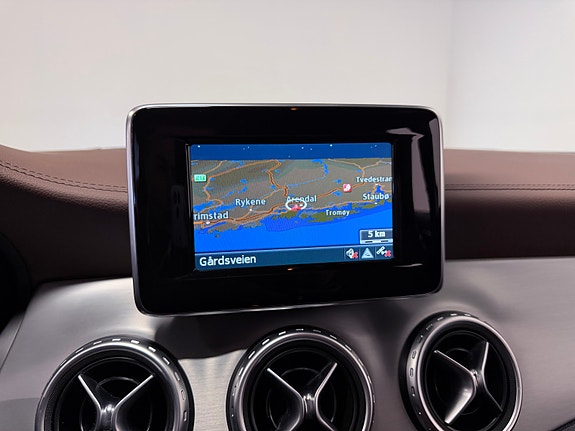 Mercedes-Benz GLA200 26 of 30