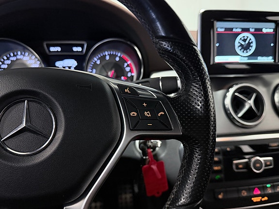 Mercedes-Benz GLA200 19 of 30