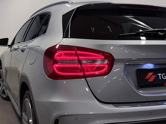Mercedes-Benz GLA200 10 of 30