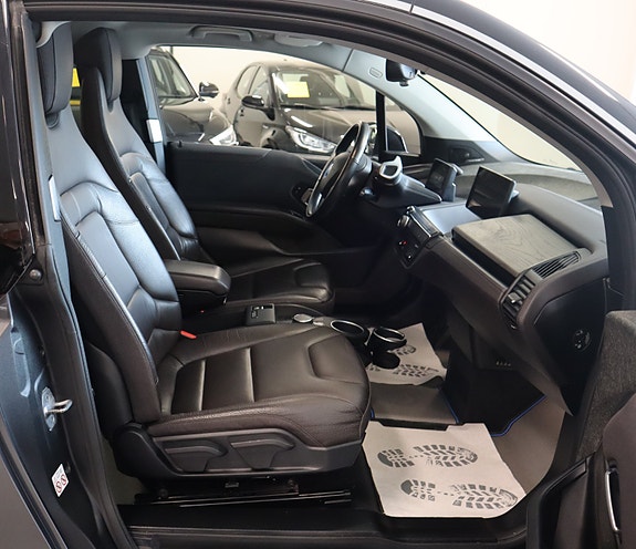 BMW i3 9 of 24
