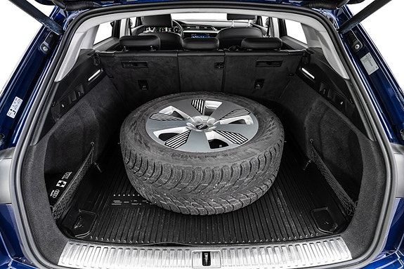 Audi e-tron 27 of 28