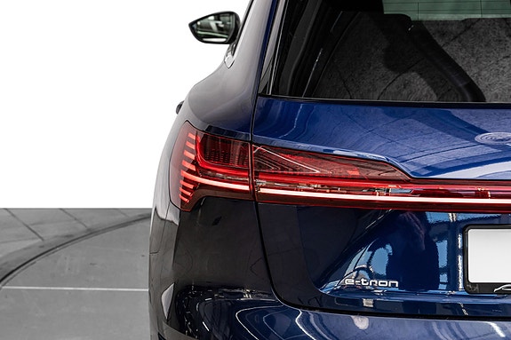 Audi e-tron 8 of 28