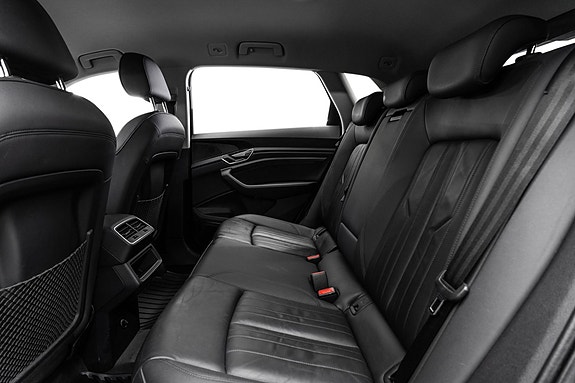 Audi e-tron 19 of 28