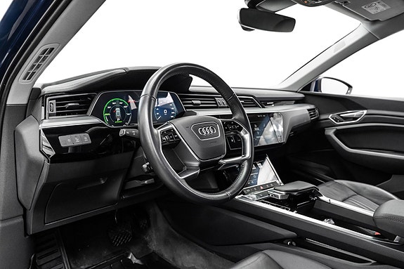Audi e-tron 12 of 28