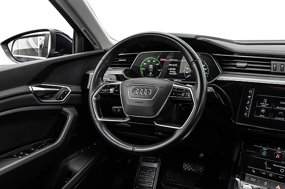 Audi e-tron 21 of 28