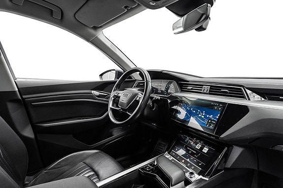 Audi e-tron 18 of 28