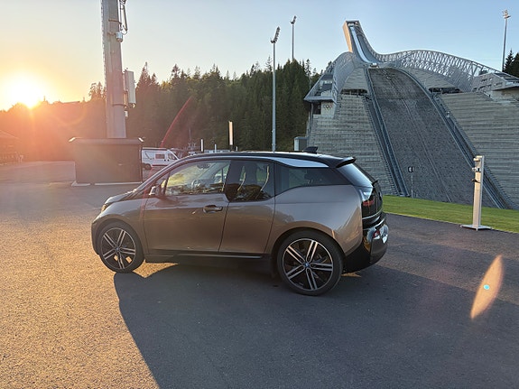 BMW i3 2 of 15
