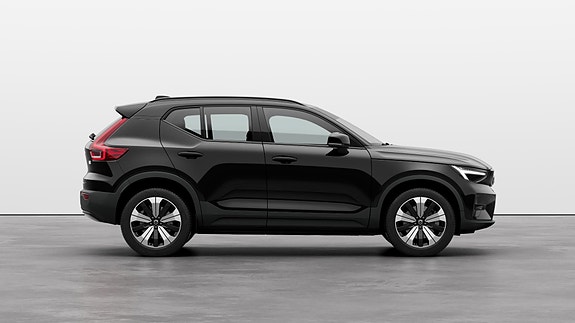 Volvo XC40 6 of 16