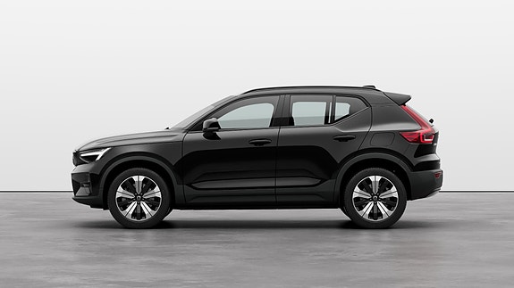 Volvo XC40 9 of 16