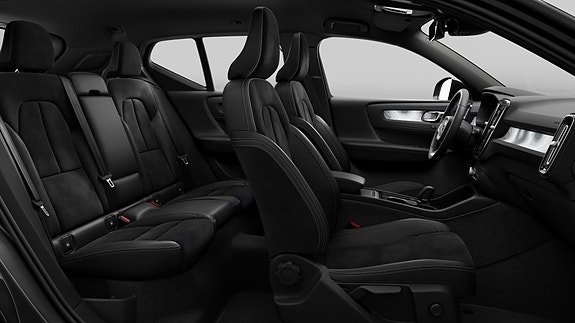 Volvo XC40 11 of 16