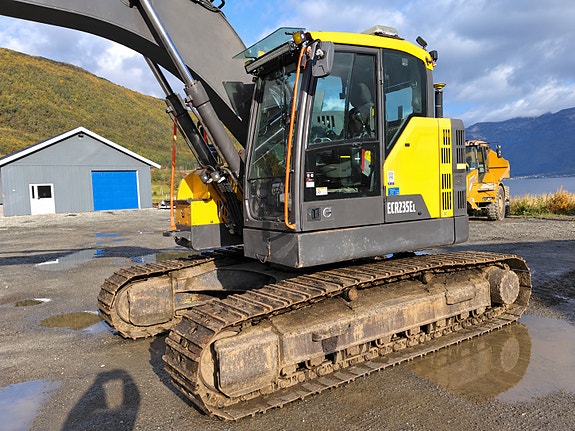 Volvo ECR235EL 2 of 27