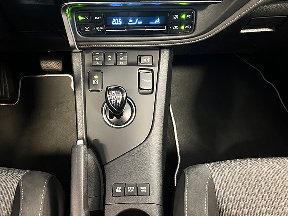 Toyota Auris 24 of 25