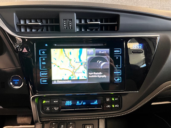 Toyota Auris 22 of 25