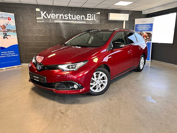Toyota Auris 2 of 25