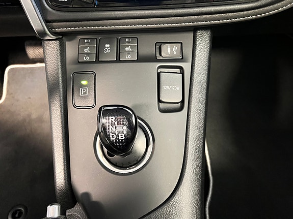 Toyota Auris 25 of 25