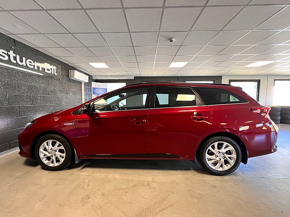 Toyota Auris 9 of 25
