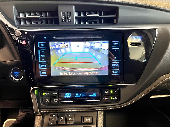 Toyota Auris 21 of 25