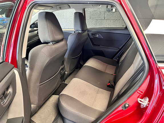 Toyota Auris 14 of 25