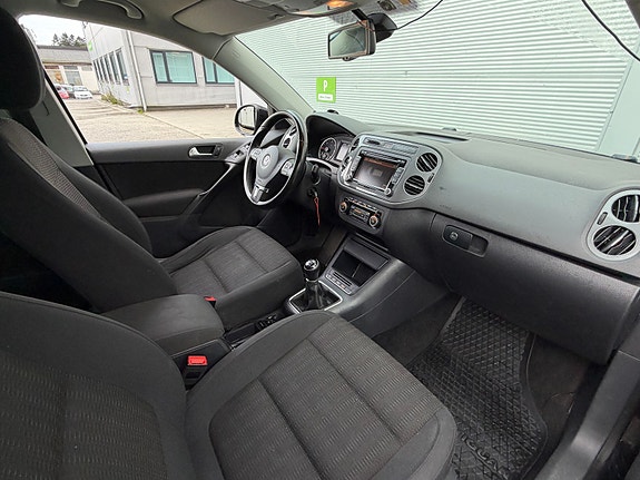 Volkswagen Tiguan 24 of 26