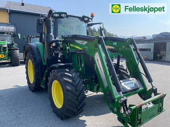John Deere 6120M fjøring på framaksel og hytta 6 of 24