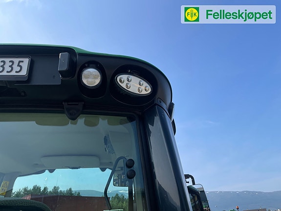 John Deere 6120M fjøring på framaksel og hytta 10 of 24