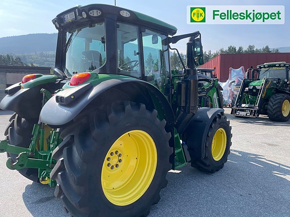John Deere 6120M fjøring på framaksel og hytta 8 of 24