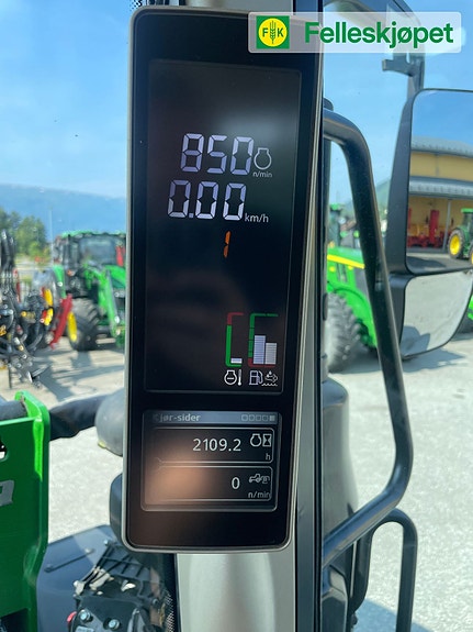 John Deere 6120M fjøring på framaksel og hytta 23 of 24