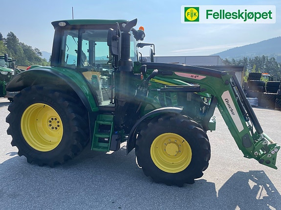 John Deere 6120M fjøring på framaksel og hytta 7 of 24