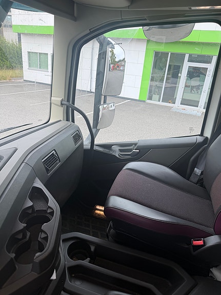 Volvo FM380 3 of 14