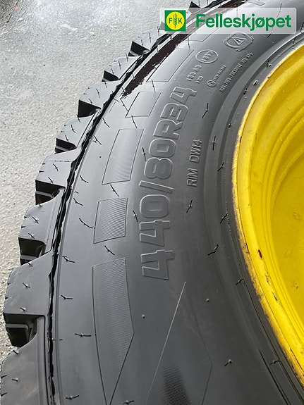 John Deere 440/80r34 nokian Hakkapilitta m pigg 3 of 4