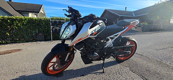 KTM 125 Duke 2 of 10