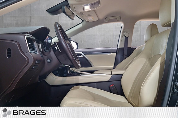 Lexus RX450h 26 of 30